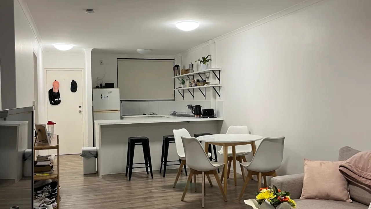 Furnished room in a flatshare