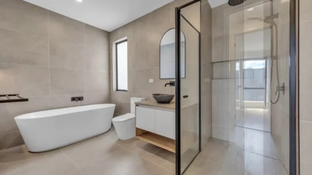 Unfurnished room in a share house