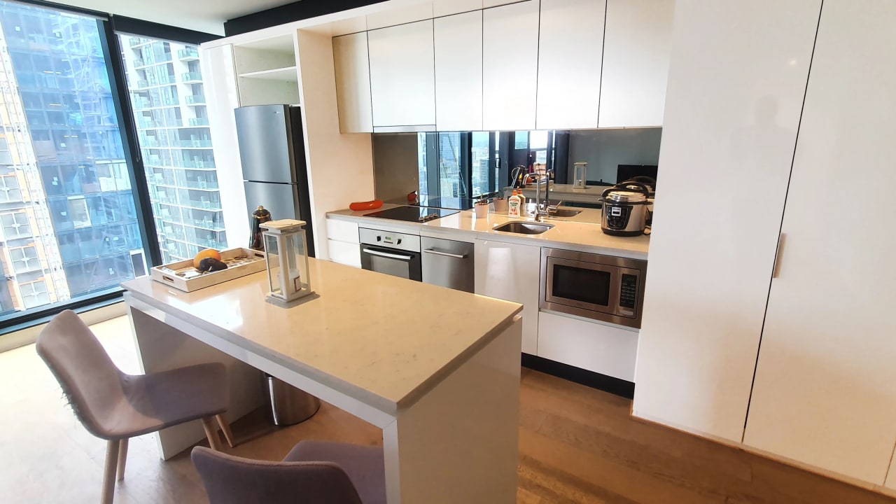 Furnished room in a flatshare