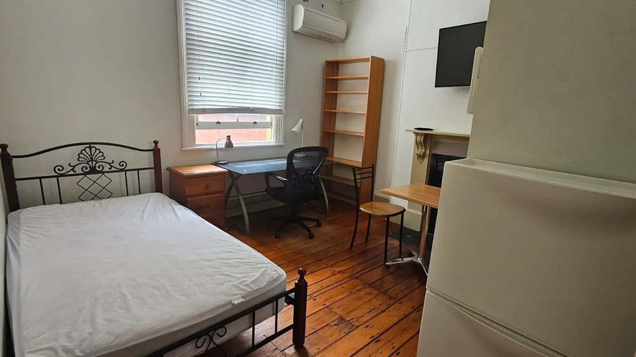 Furnished room with own bathroom