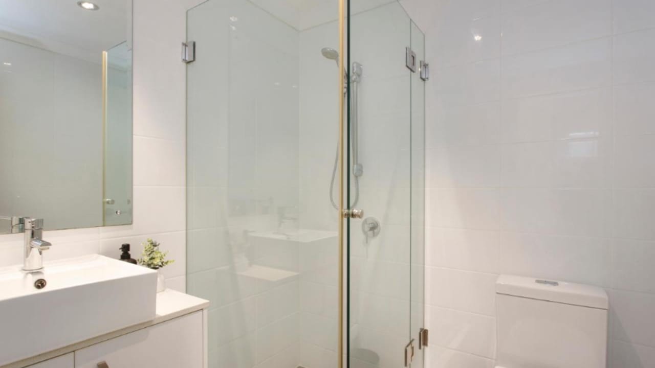 Whole property with 2 rooms for rent