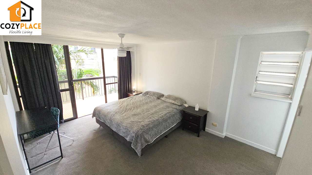 Furnished room with ensuite in a flatshare