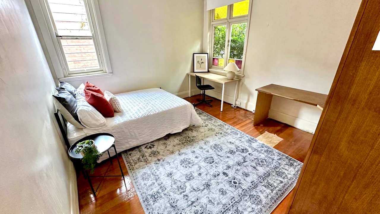 Room in a share house