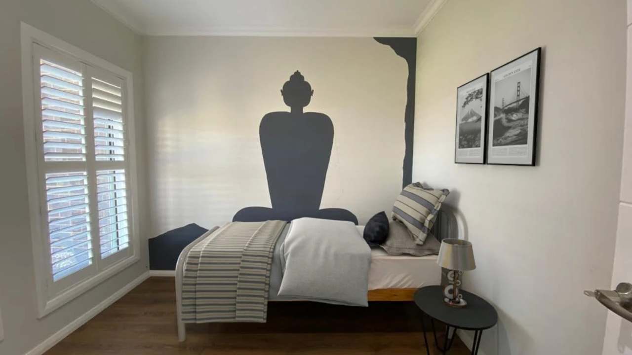 Furnished room in a share house