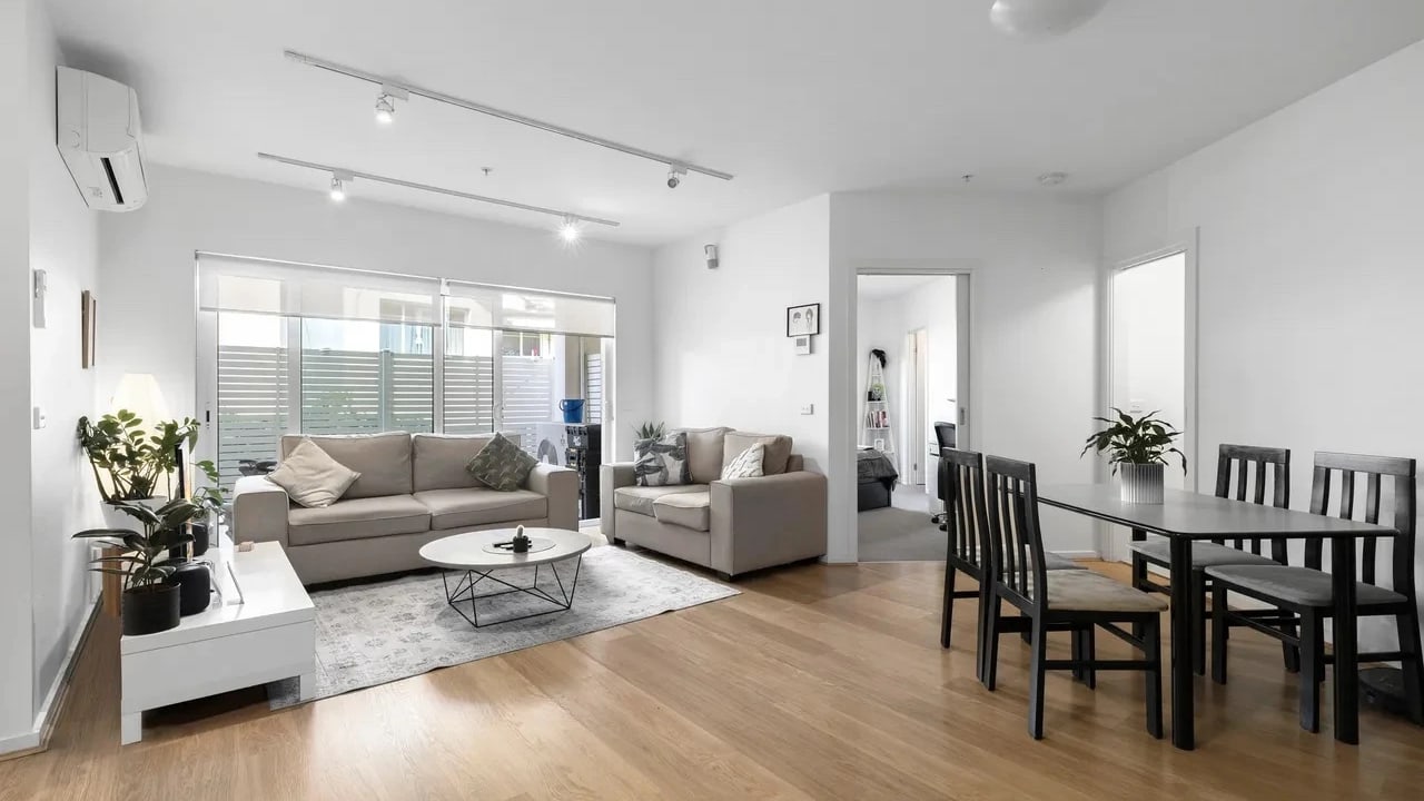 Furnished room with own bathroom