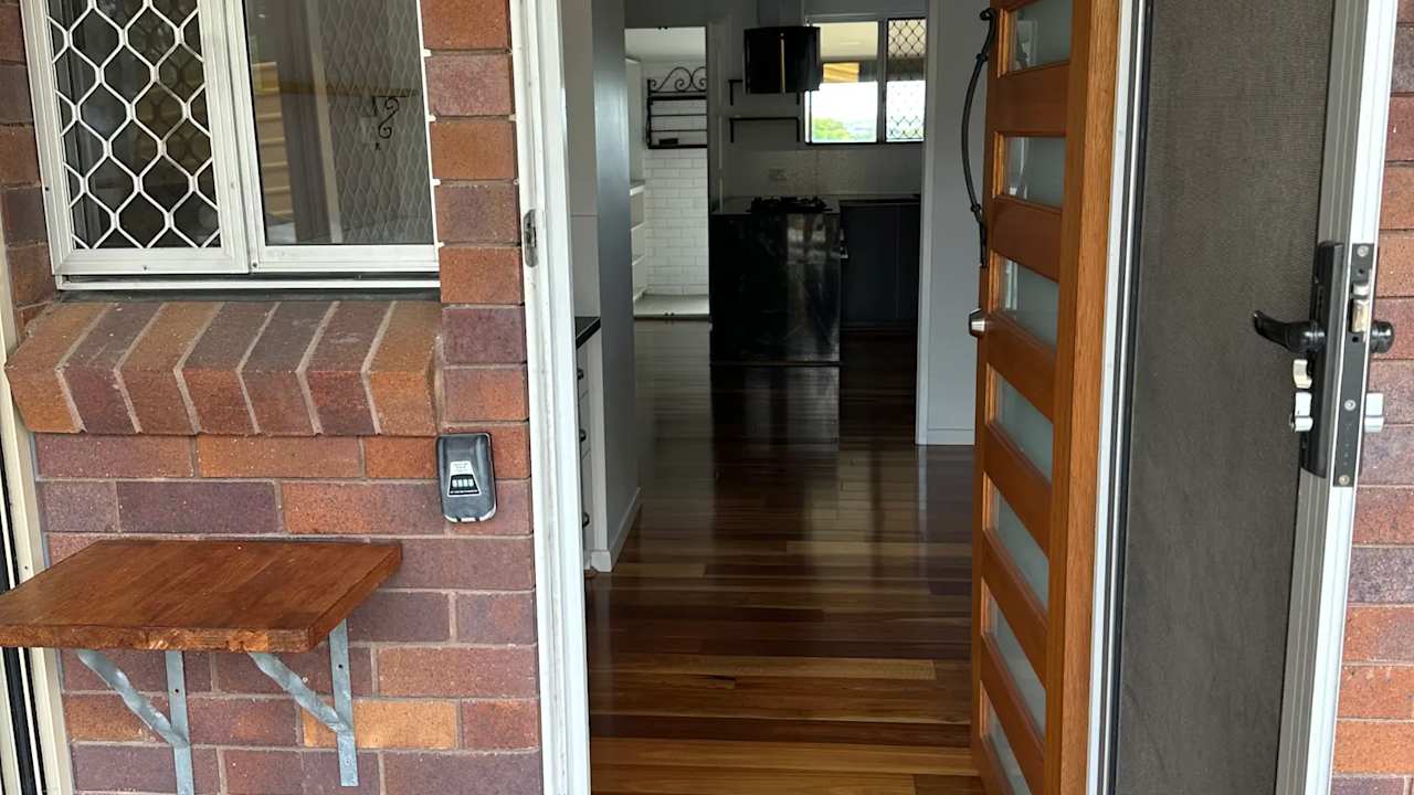 Whole property with 2 rooms for rent