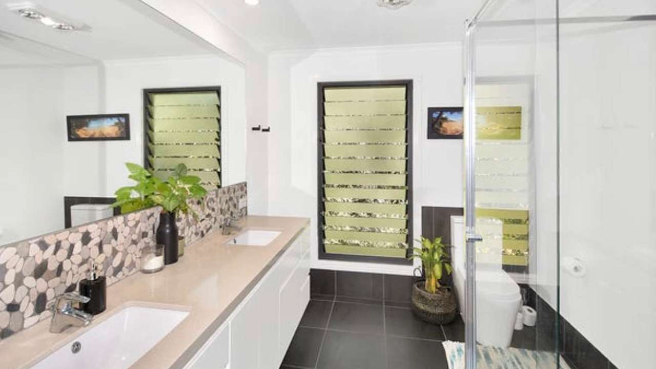 Unfurnished room in a share house