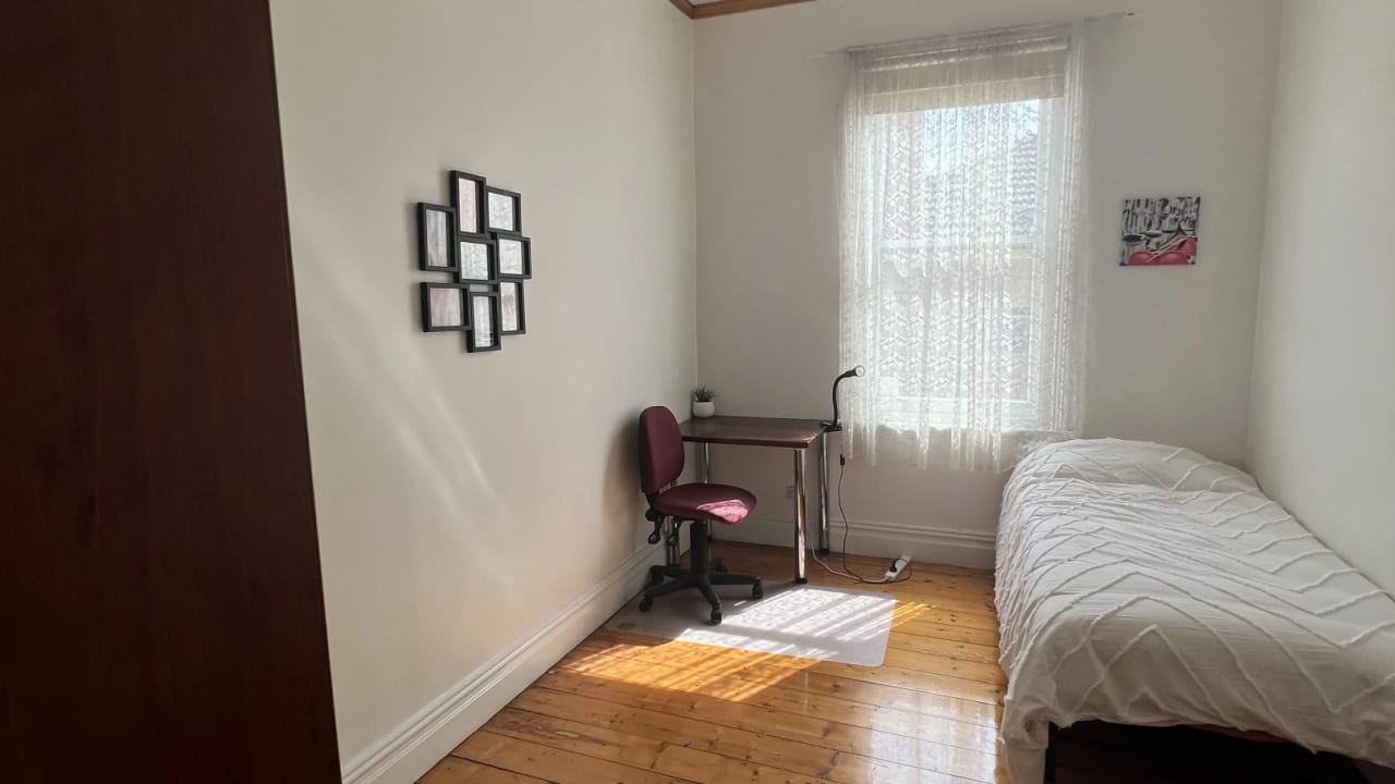 Furnished room in a share house