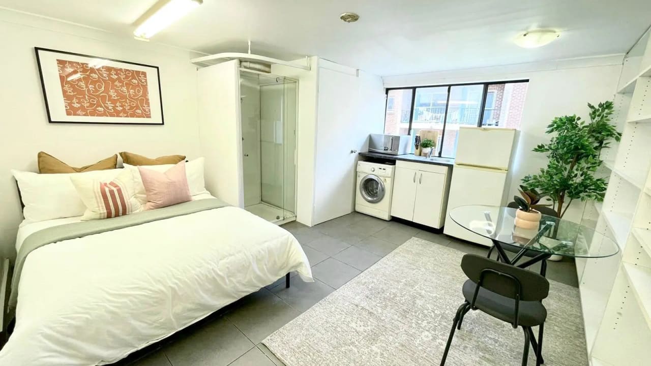Room studio flat for rent