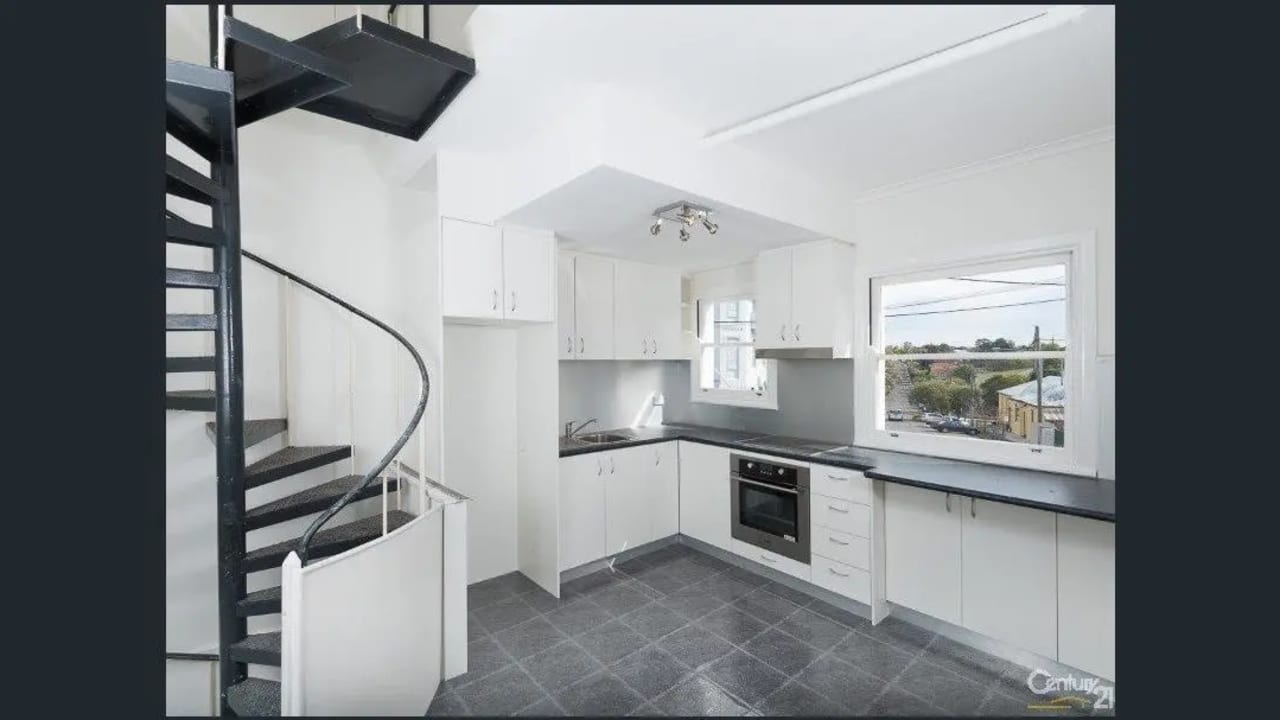 Whole property with 2 rooms for rent