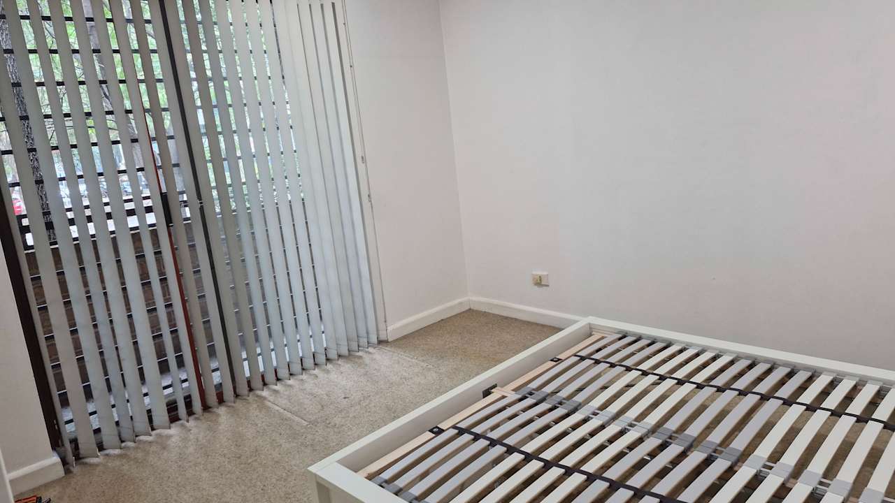 Unfurnished room in a flatshare