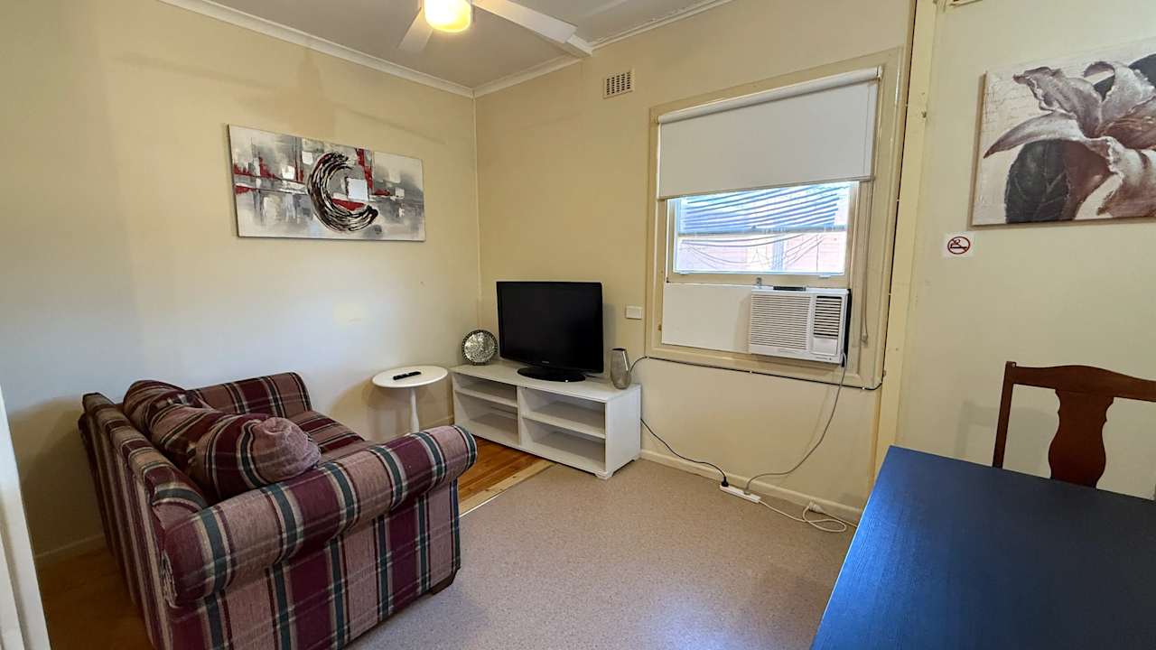 Furnished room with own bathroom