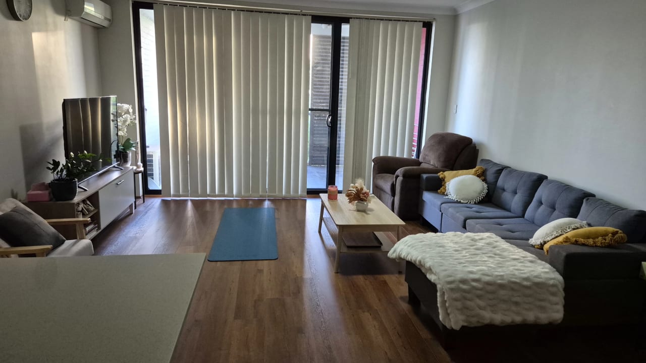 Unfurnished room with own bathroom