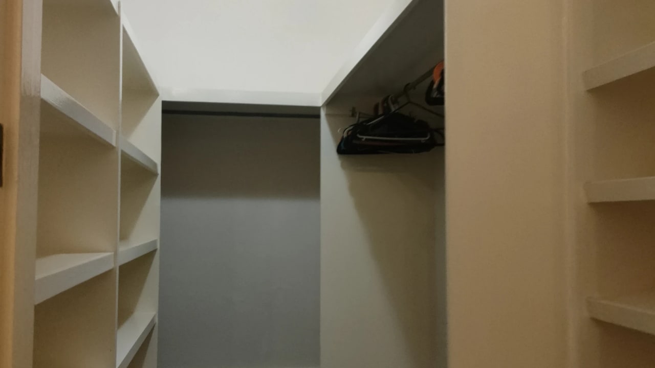Room in a share house
