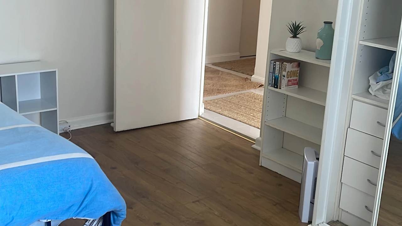 Room in a share house