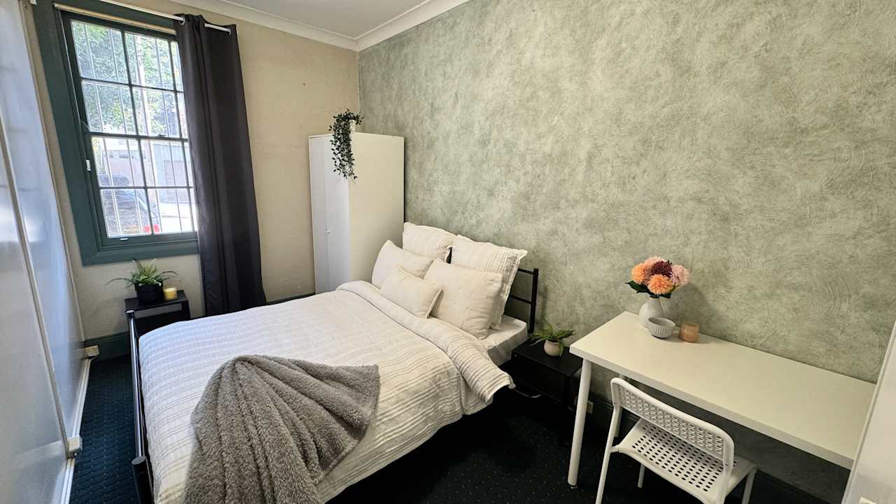 Furnished room in a share house