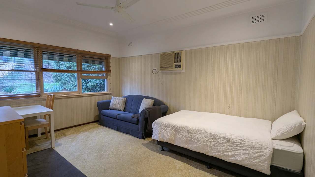 Furnished room in a share house