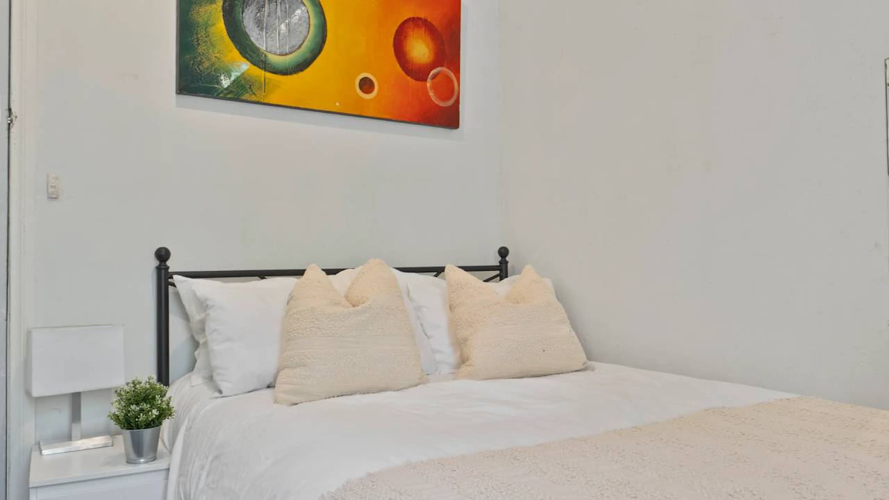 Furnished room in a share house