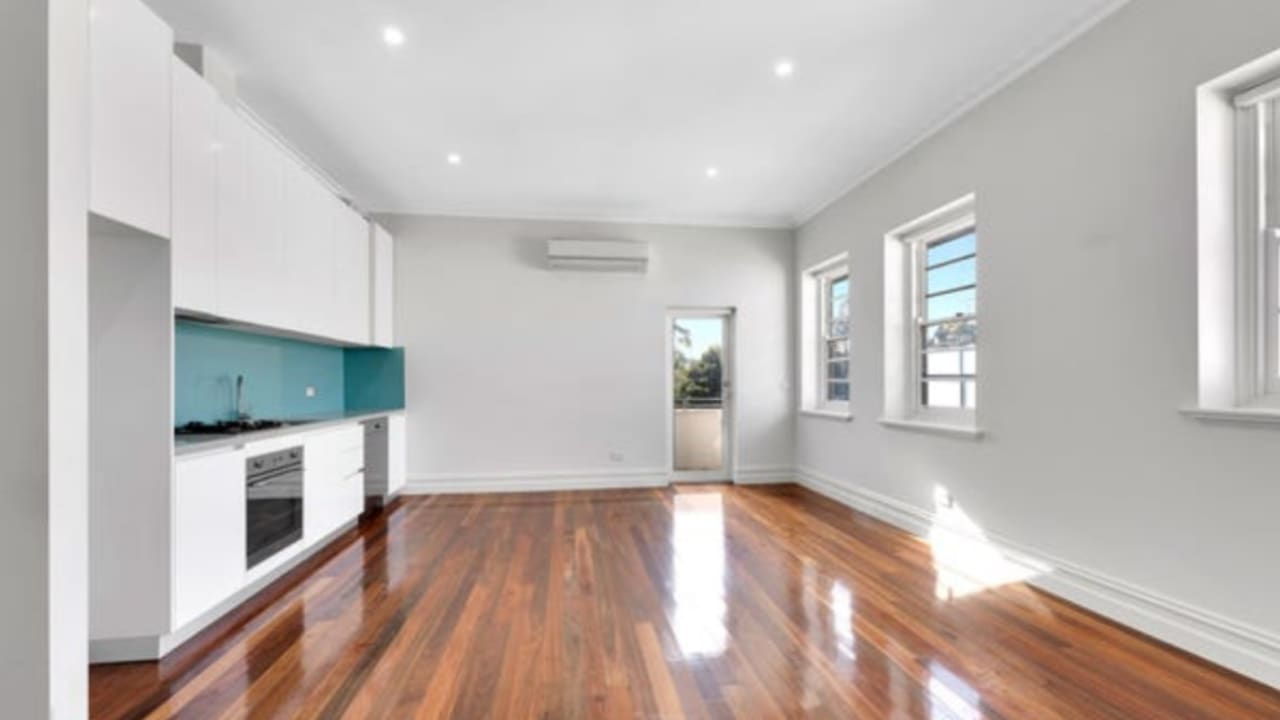 Unfurnished room in a flatshare