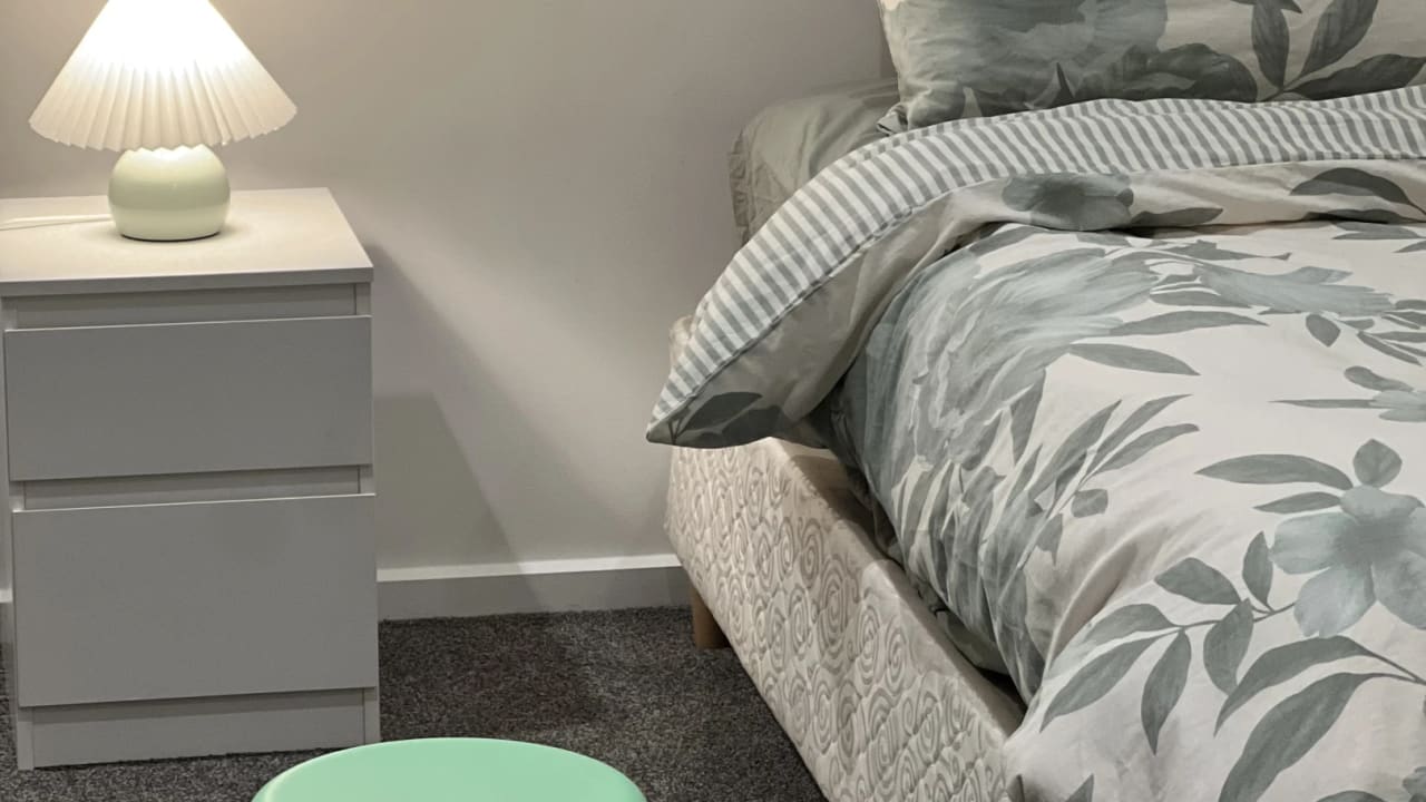 Furnished room in a flatshare