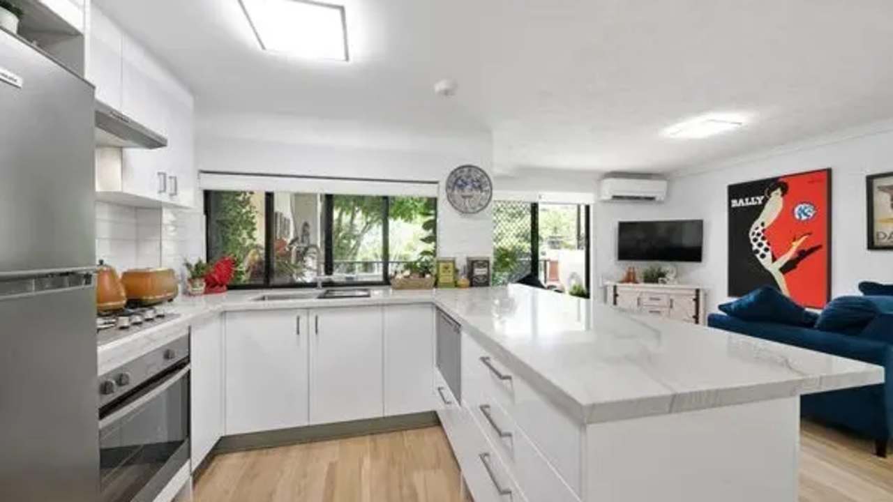 Whole property with 2 rooms for rent