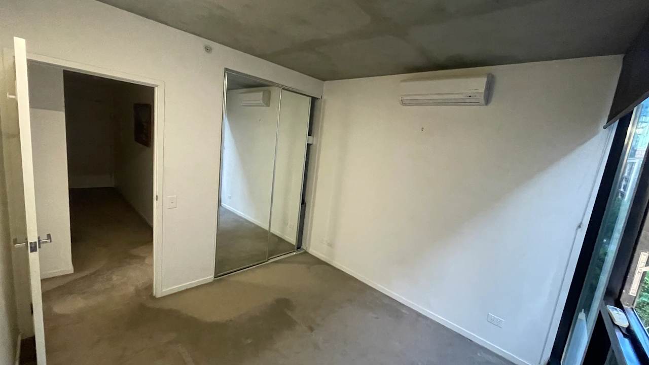 Unfurnished room with own bathroom