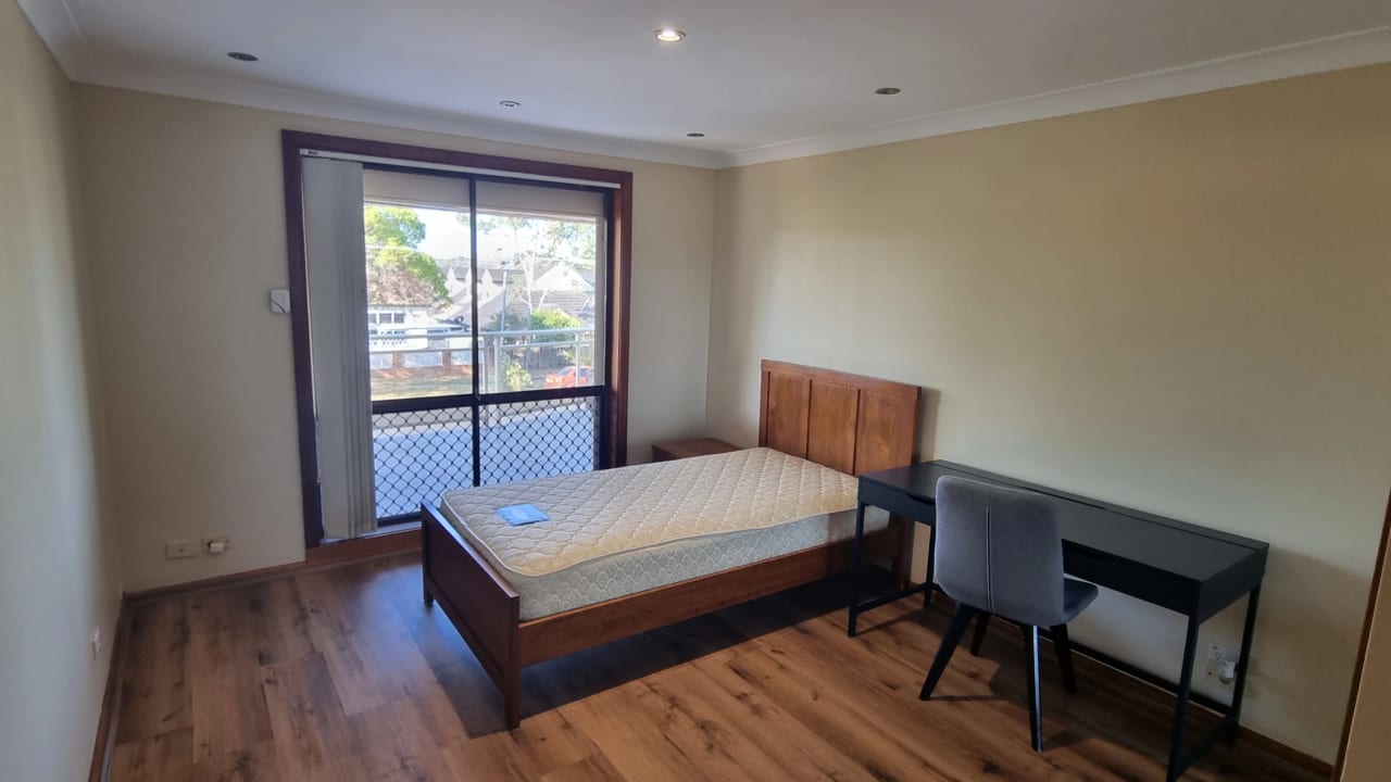 Furnished room in a share house