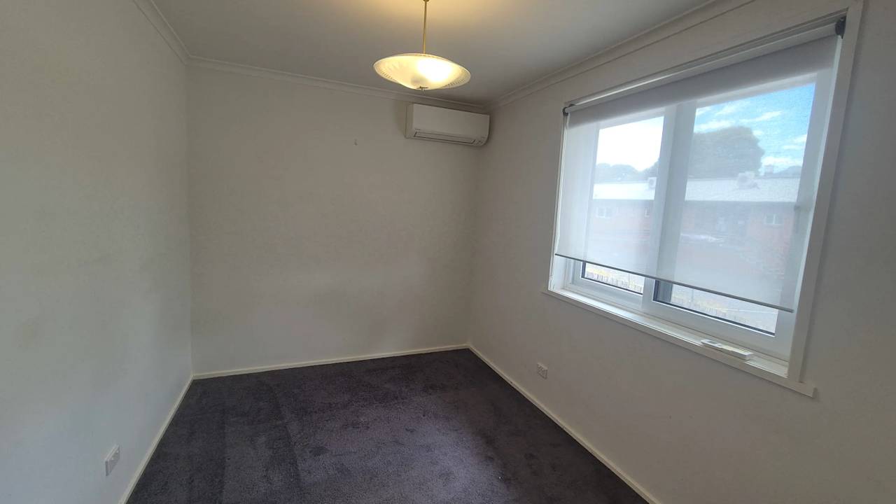 Unfurnished room in a flatshare