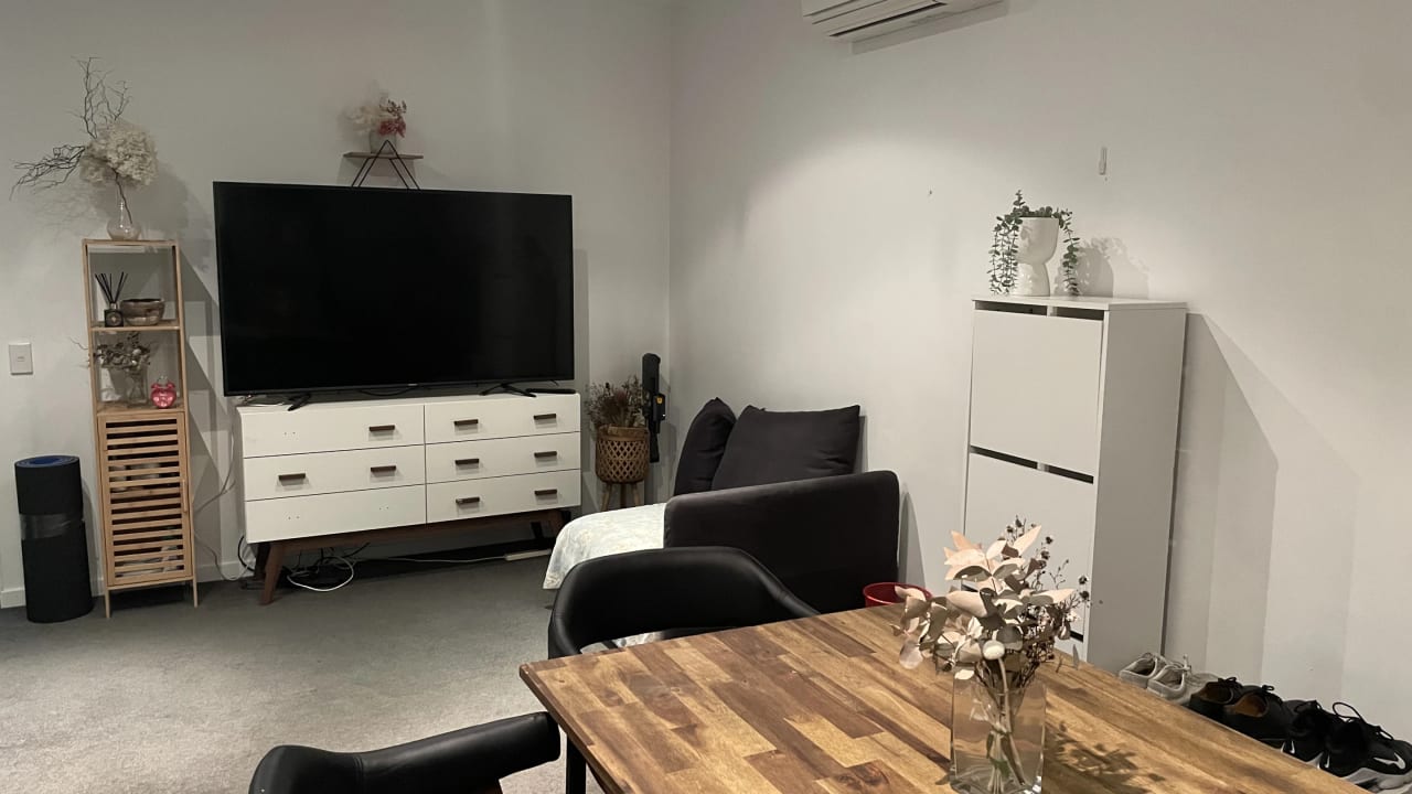 Furnished room in a flatshare