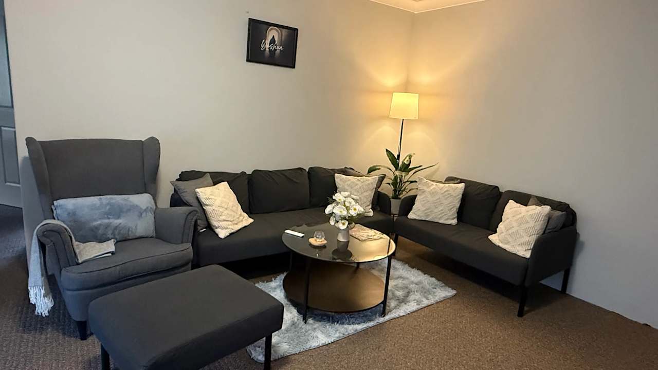 Furnished room in a flatshare