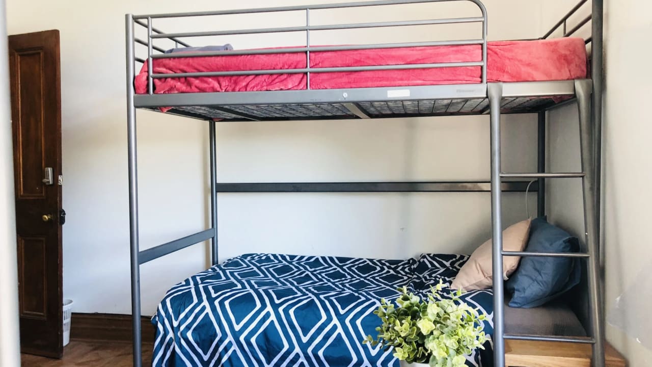 Furnished room in a share house
