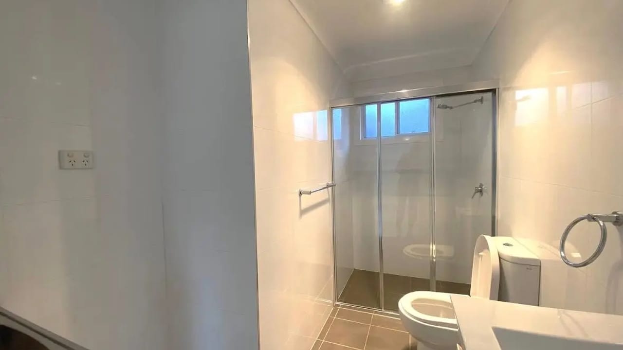 Unfurnished room in a flatshare