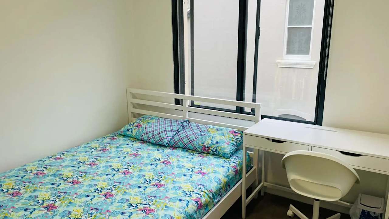 Furnished room in a flatshare