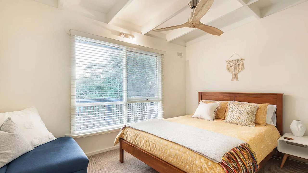 Room in a share house