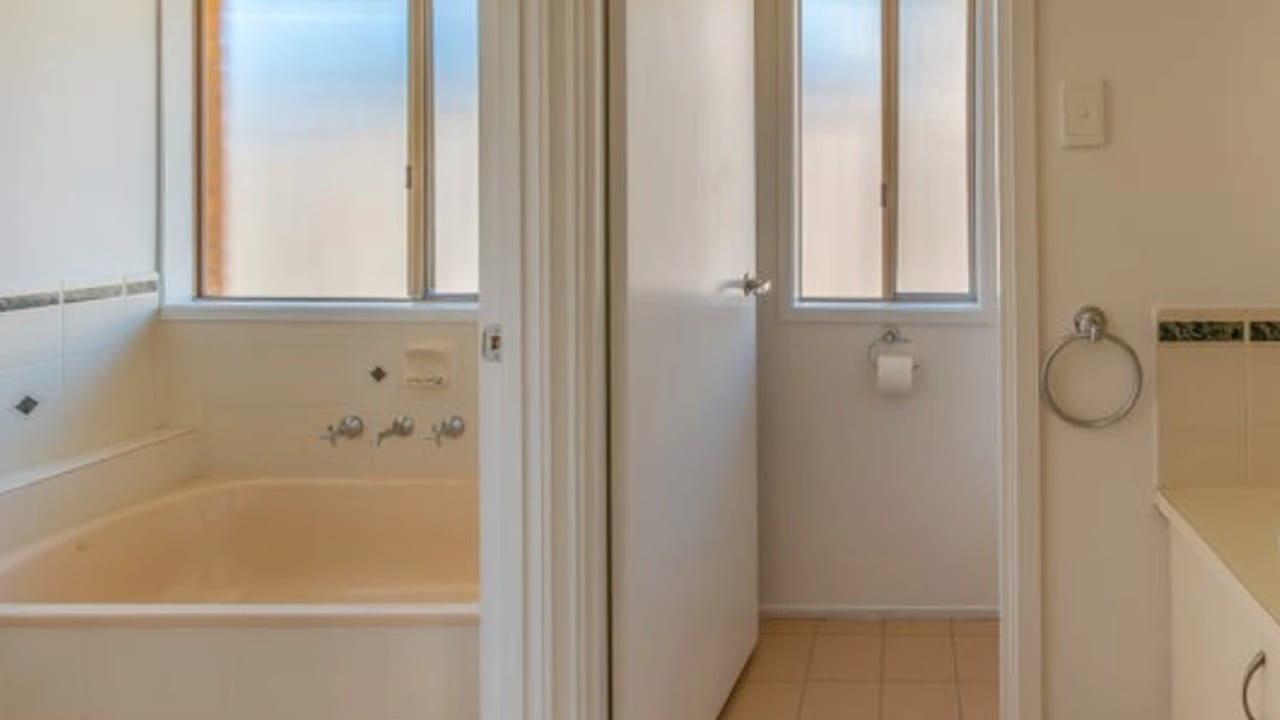 Unfurnished room in a share house