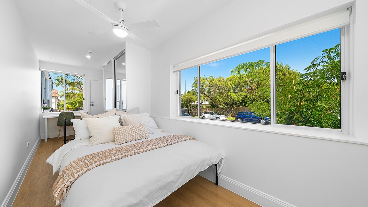 Room in a share house