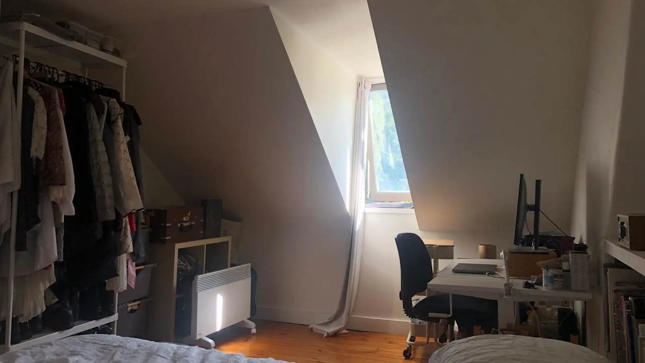 Room in a share house