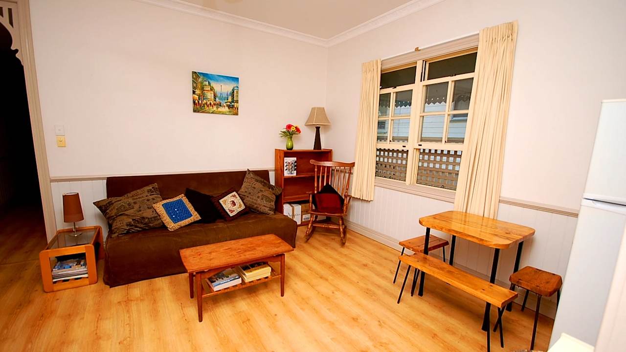 Whole property with 2 rooms for rent