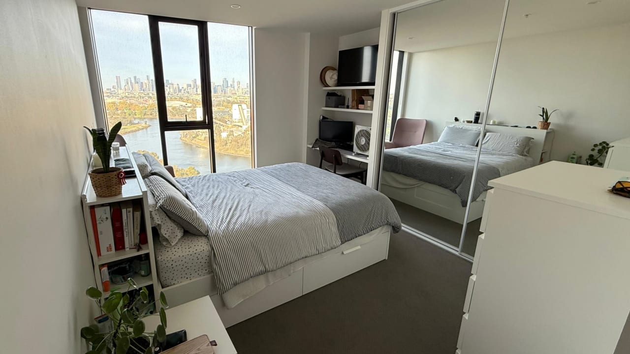 Furnished room with own bathroom