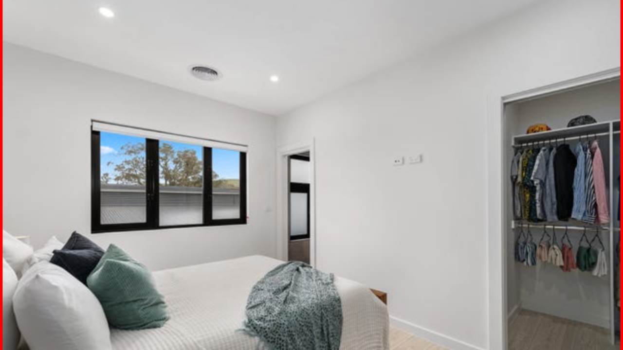 Room with ensuite in a share house