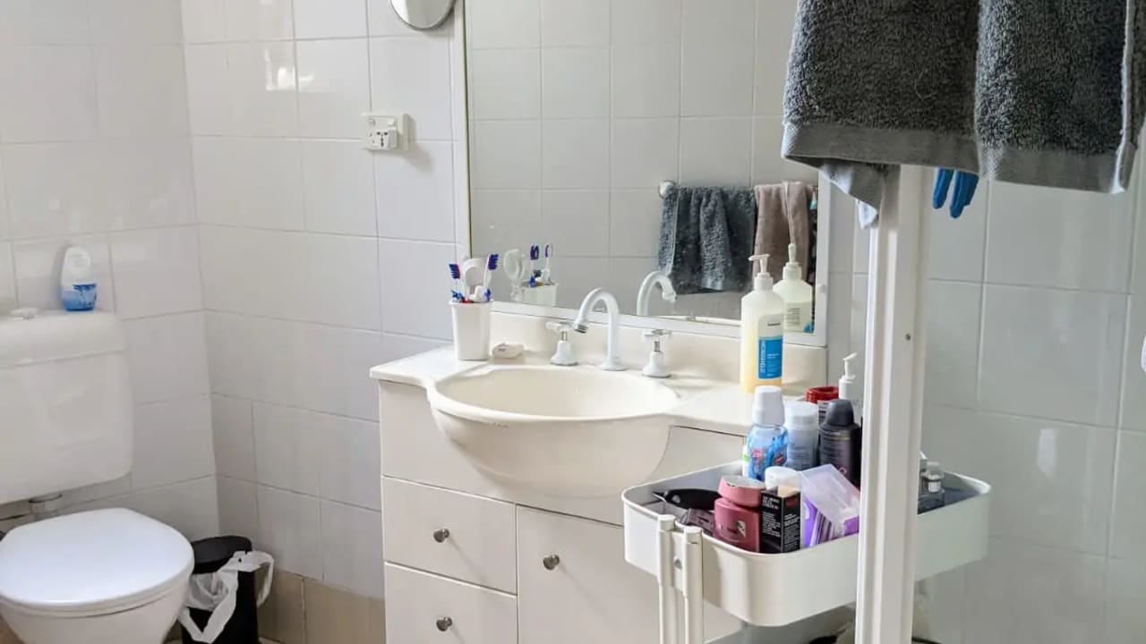 Furnished room in a flatshare