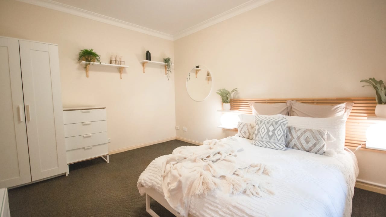 Furnished room in a share house