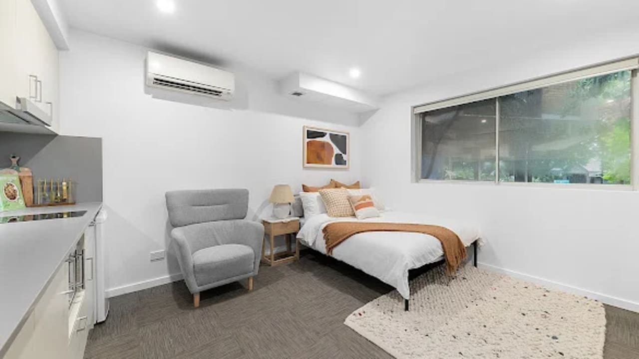 Room studio flat for rent