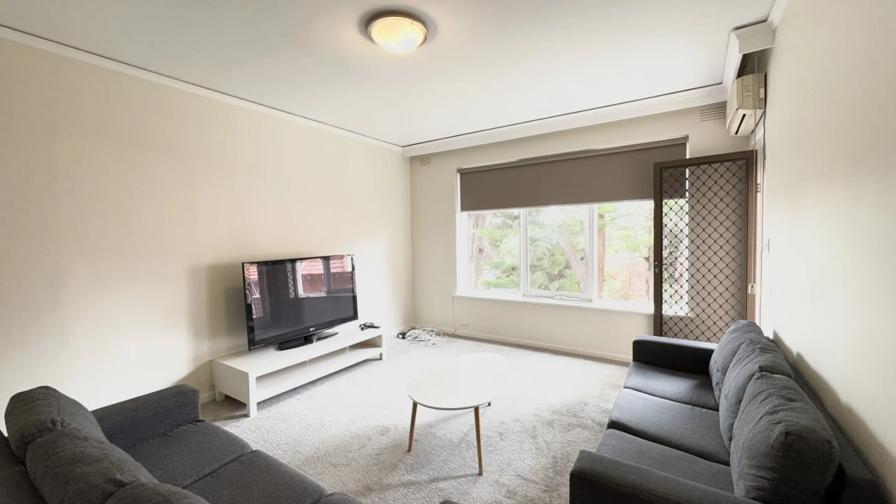Whole property with 3 rooms for rent