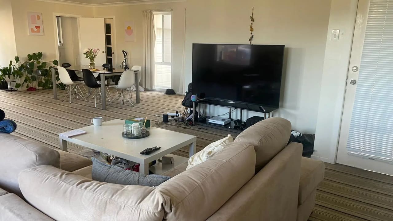 Unfurnished room in a share house