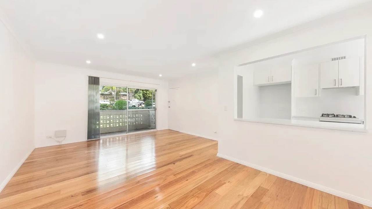 Unfurnished room in a flatshare