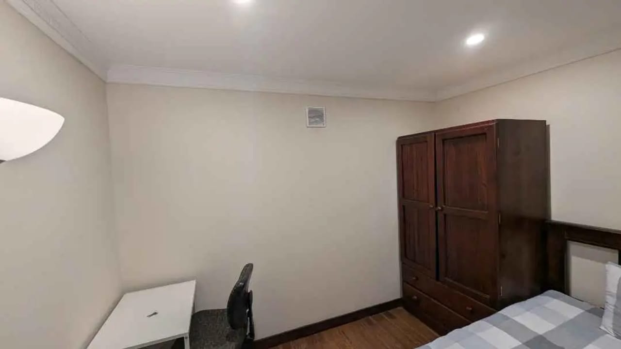 Furnished room in a share house
