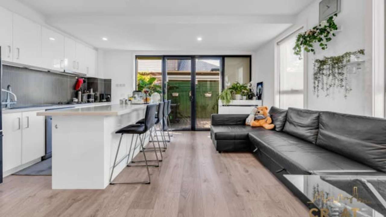 Whole property with 2 rooms for rent