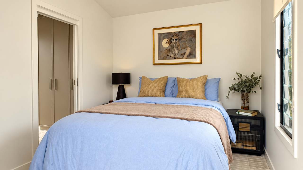 Furnished room with ensuite in a share house
