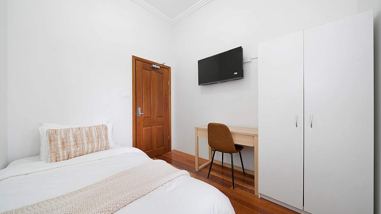 Room in a share house